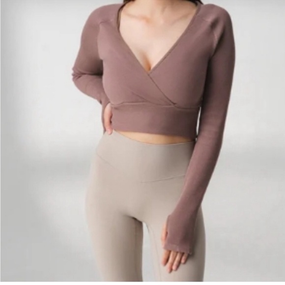 BALANCE ATHLETICA Infinity Vitality Wrap Ribbed Crop Top | Mauve Brown |  Medium - Picture 3 of 11
